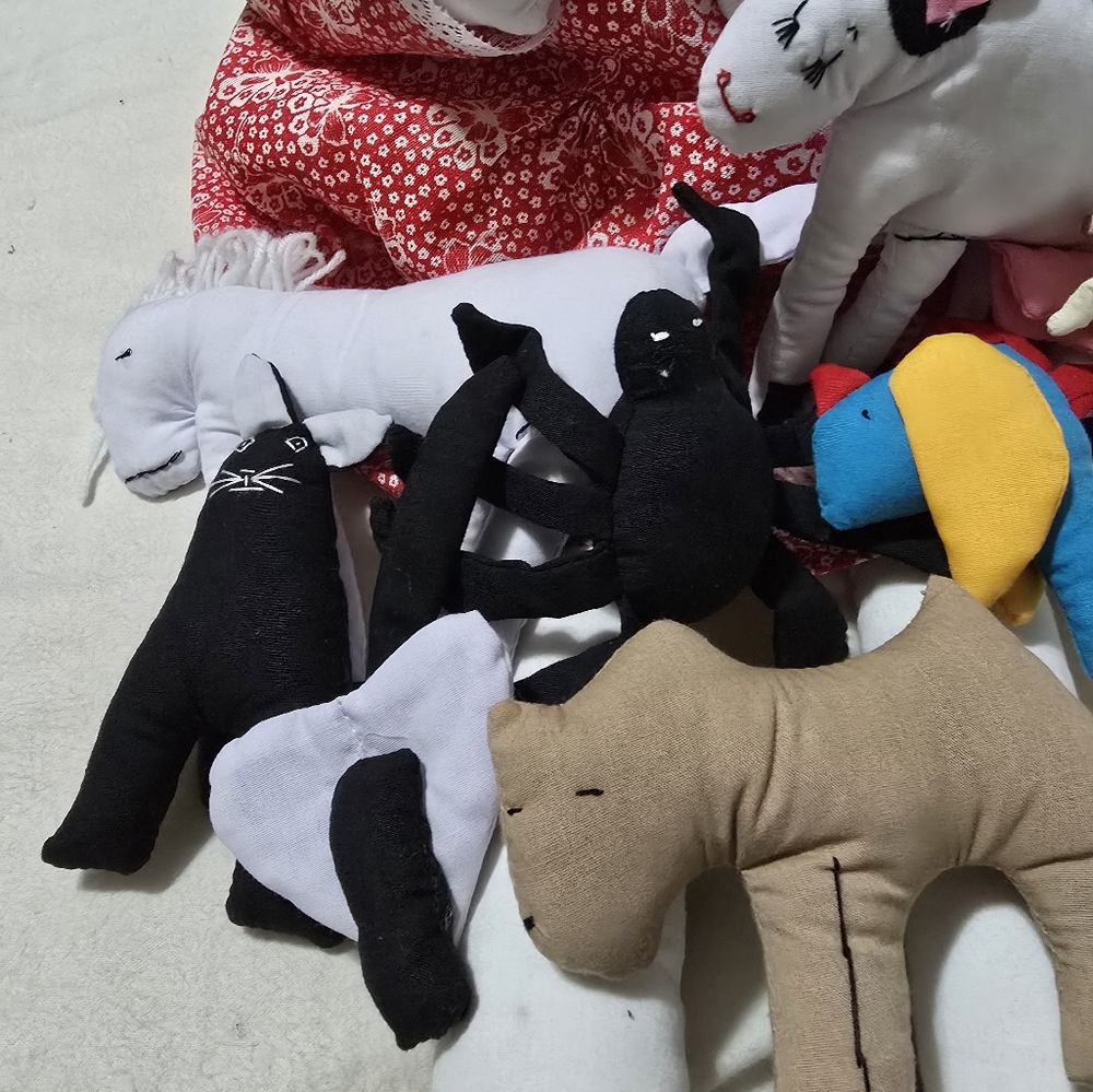 Handcrafted Grandma Doll with Animal Toys - Picture 5 of 6